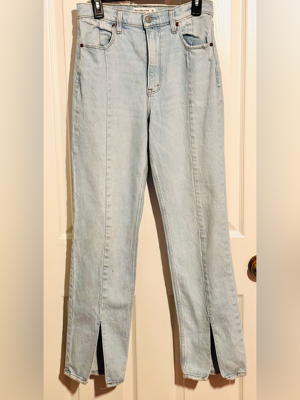 Abercrombie & Fitch The 90’s Straight Ultra High Rise w/ Front Slits Size 28/6
